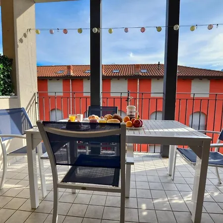 Mit Seeblick, Strandnaehe Und Tiefgaragen Stellplatz Apartamento *